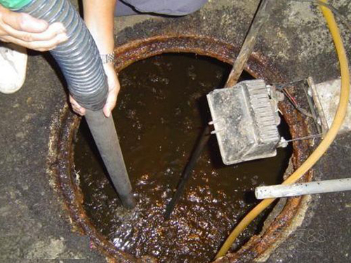 松柏镇隔油池清理