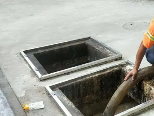 松柏镇化粪池清理