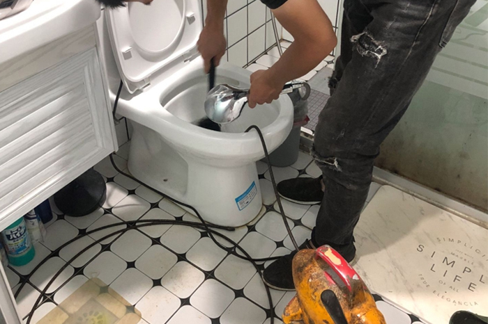 松柏镇马桶堵塞自己疏通还是找师傅?专业上门服务让你省时更省心